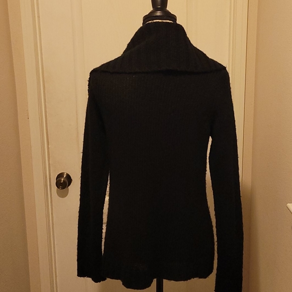 Sweater - Picture 4 of 4